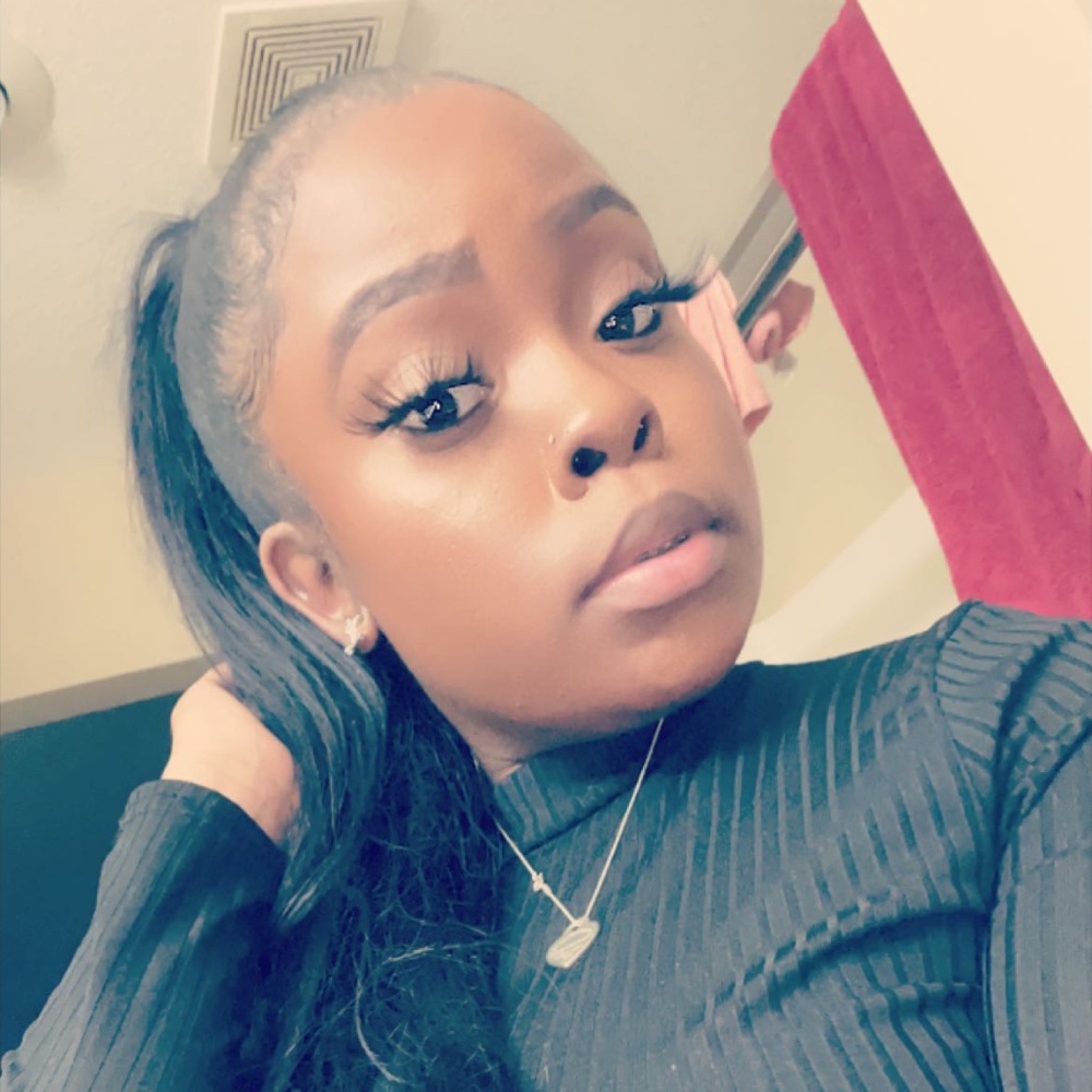 Meet your Posher, Nasia